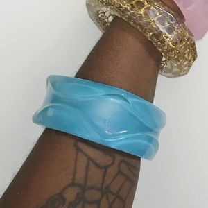 Retro Acrylic Wave Bangle
